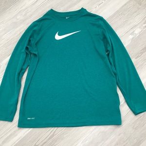 Nike women’s Dry-fit long sleeve shirt